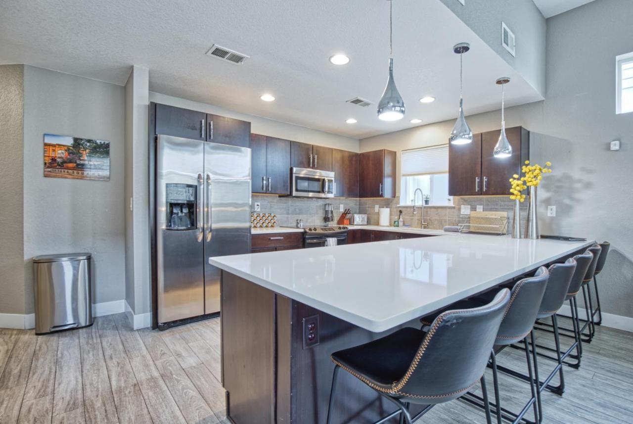 Modern Townhome Near Old Town, Breweries, & River! Fort Collins Esterno foto